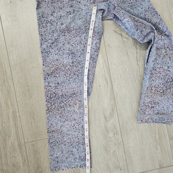 Lululemon Wunder Under Crop, Size 6, Rare Summer Haze Multi - Picture 9 of 9